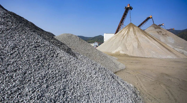 投資一家制砂廠能賺錢(qián)嗎？什么樣的制砂機(jī)生產(chǎn)效率高？