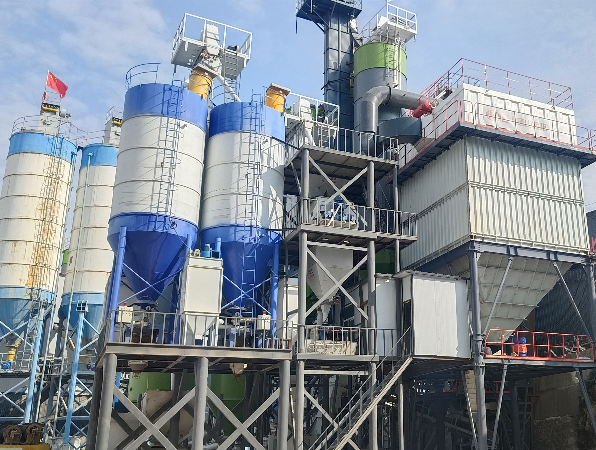 機制砂成建筑用砂主要來源，唐山金路制砂樓提供高標(biāo)準(zhǔn)機制砂生產(chǎn)設(shè)備